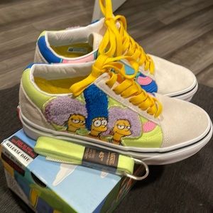 Vans 2020 Simpsons!! The Bouviers in men’s 4/woman’s 5.5!!